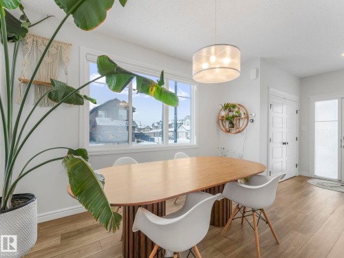 4447 Kinsella Green, Edmonton, AB - Indoor Photo Showing Dining Room