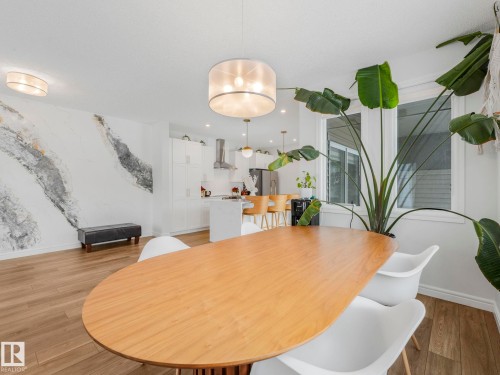 4447 Kinsella Green, Edmonton, AB - Indoor Photo Showing Dining Room
