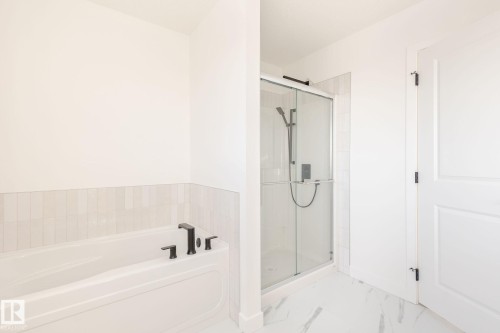 20624 43 Avenue, Edmonton, AB - Indoor Photo Showing Bathroom