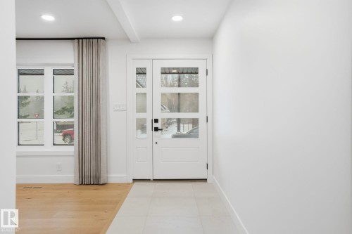 14604 Mackenzie Drive, Edmonton, AB - Indoor Photo Showing Other Room