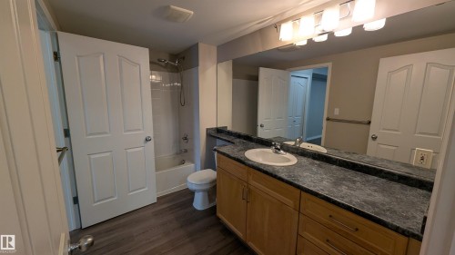 500 10311 111 Street Nw, Edmonton, AB - Indoor Photo Showing Bathroom
