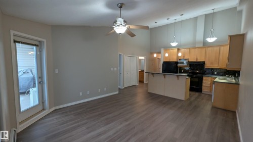 500 10311 111 Street Nw, Edmonton, AB - Indoor Photo Showing Kitchen