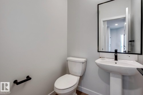 34 Ficus Way, Fort Saskatchewan, AB - Indoor Photo Showing Bathroom