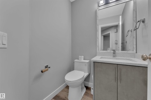 3415 25 Street, Edmonton, AB - Indoor Photo Showing Bathroom