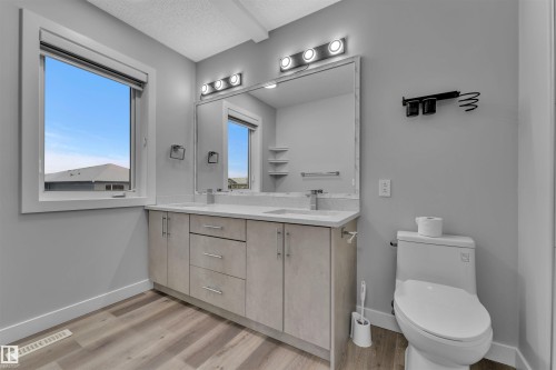 3415 25 Street, Edmonton, AB - Indoor Photo Showing Bathroom
