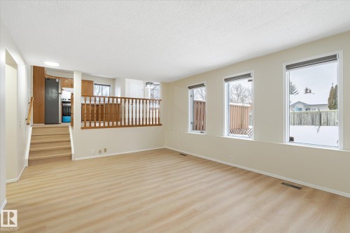 1187 Potter Greens Drive, Edmonton, AB - Indoor Photo Showing Other Room
