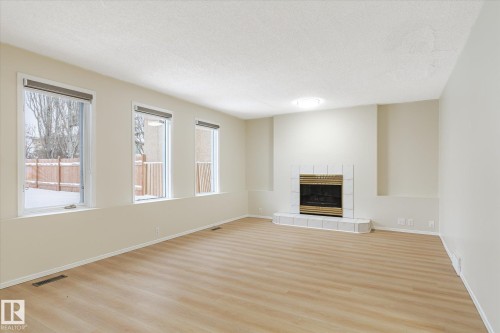 1187 Potter Greens Drive, Edmonton, AB - Indoor With Fireplace