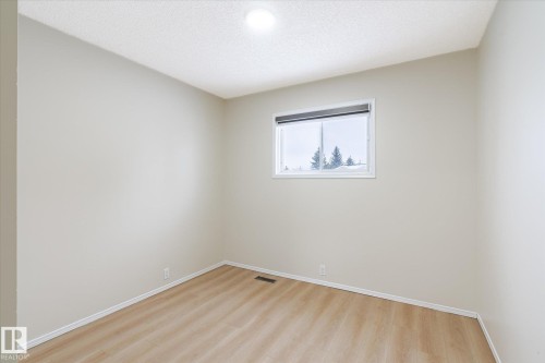 1187 Potter Greens Drive, Edmonton, AB - Indoor Photo Showing Other Room