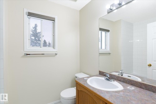 1187 Potter Greens Drive, Edmonton, AB - Indoor Photo Showing Bathroom