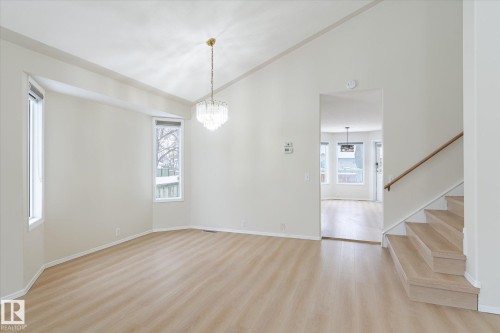 1187 Potter Greens Drive, Edmonton, AB - Indoor Photo Showing Other Room