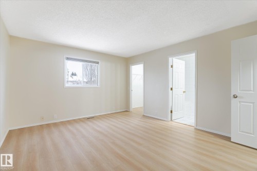 1187 Potter Greens Drive, Edmonton, AB - Indoor Photo Showing Other Room