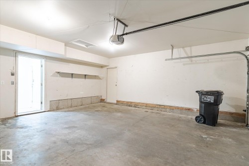 1187 Potter Greens Drive, Edmonton, AB - Indoor Photo Showing Garage