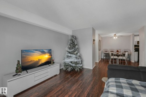 7 2808 116 Street, Edmonton, AB - Indoor Photo Showing Living Room
