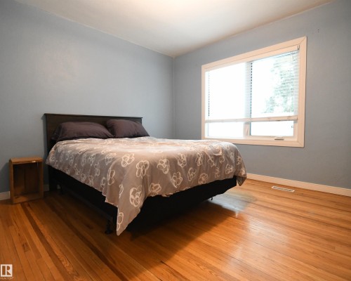11622 123 Street, Edmonton, AB - Indoor Photo Showing Bedroom