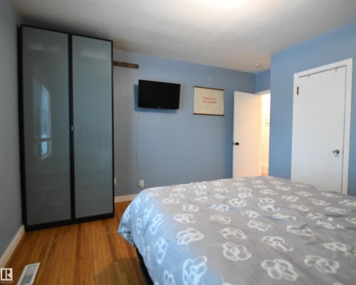 11622 123 Street, Edmonton, AB - Indoor Photo Showing Bedroom