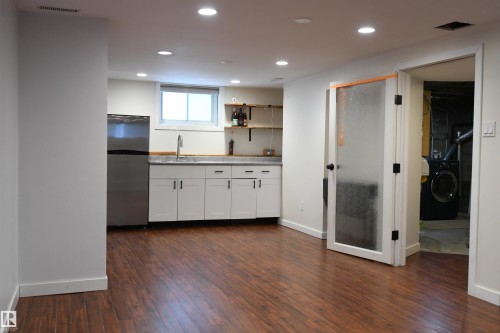 11622 123 Street, Edmonton, AB - Indoor Photo Showing Kitchen