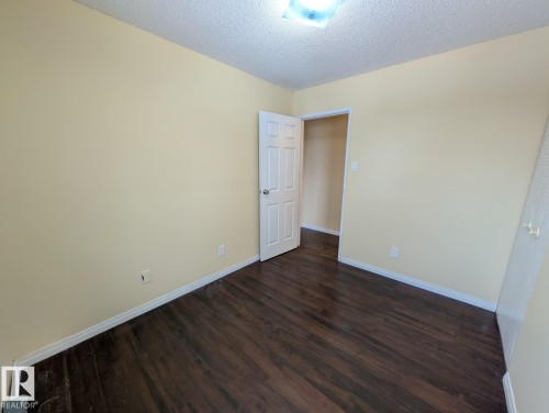 46 Mcleod Place, Edmonton, AB - Indoor Photo Showing Other Room