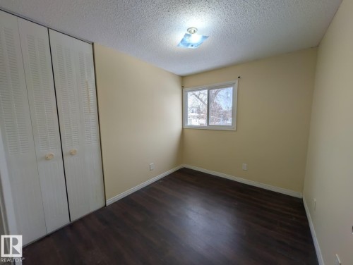 46 Mcleod Place, Edmonton, AB - Indoor Photo Showing Other Room