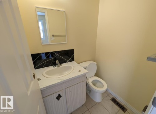 46 Mcleod Place, Edmonton, AB - Indoor Photo Showing Bathroom