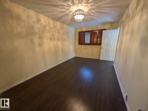 46 Mcleod Place, Edmonton, AB - Indoor Photo Showing Other Room