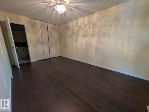 46 Mcleod Place, Edmonton, AB - Indoor Photo Showing Other Room