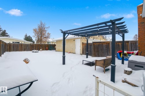 9904 171 Avenue Nw, Edmonton, AB - Outdoor
