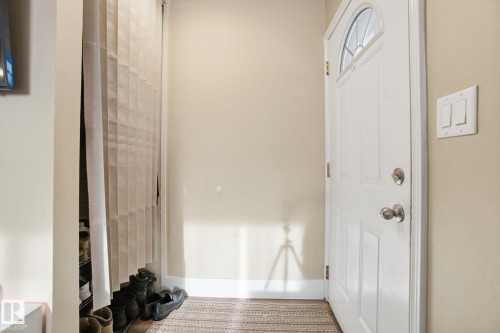 9904 171 Avenue Nw, Edmonton, AB - Indoor