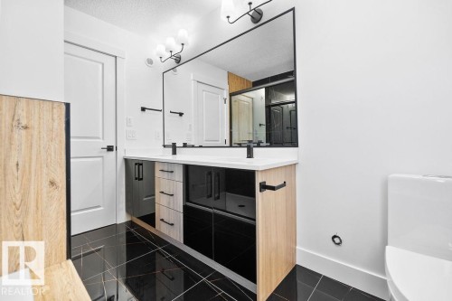 207 39 Avenue, Edmonton, AB - Indoor