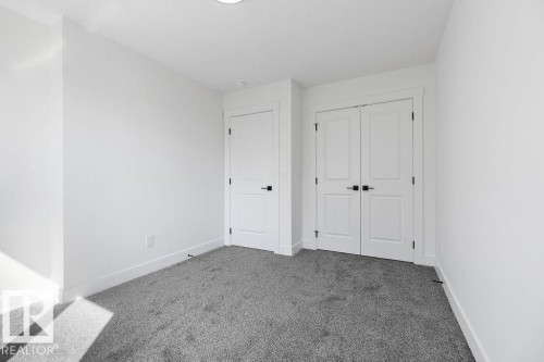 207 39 Avenue, Edmonton, AB - Indoor Photo Showing Other Room