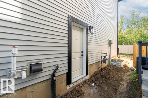 207 39 Avenue, Edmonton, AB - Outdoor With Exterior