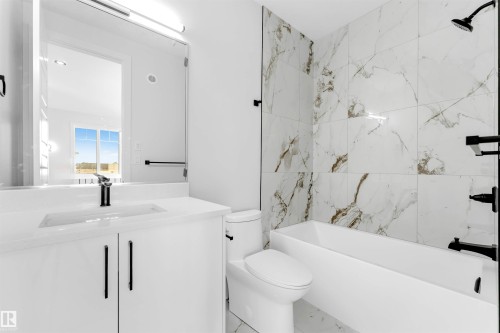 22932 80 Avenue, Edmonton, AB - Indoor Photo Showing Bathroom