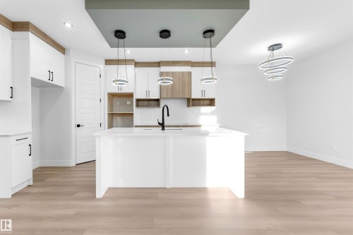 22932 80 Avenue, Edmonton, AB - Indoor Photo Showing Kitchen