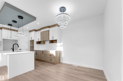 22932 80 Avenue, Edmonton, AB - Indoor Photo Showing Kitchen