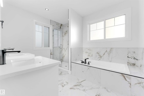 22932 80 Avenue, Edmonton, AB - Indoor Photo Showing Bathroom