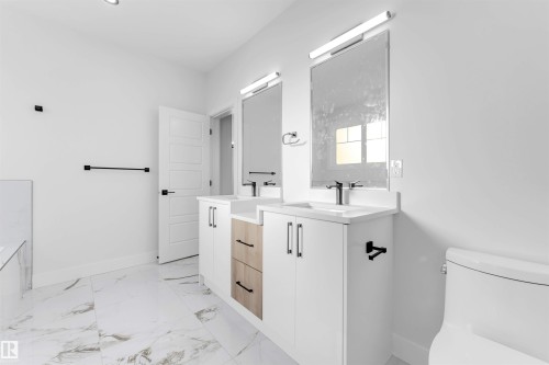 22932 80 Avenue, Edmonton, AB - Indoor Photo Showing Bathroom