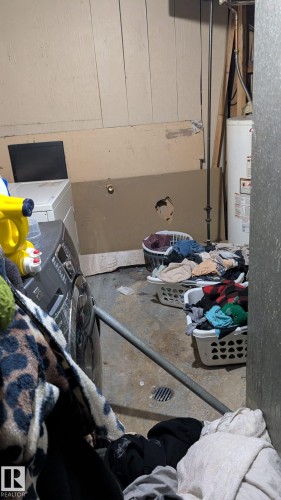 Detailed view of gas water heater - 4 Amberly Crest, Edmonton, AB - Indoor