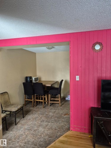 4 Amberly Crest, Edmonton, AB - Indoor