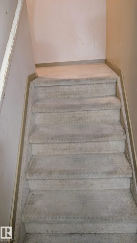 4 Amberly Crest, Edmonton, AB - Indoor Photo Showing Other Room