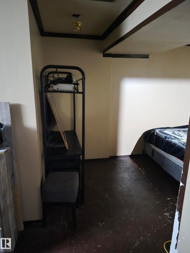 4 Amberly Crest, Edmonton, AB - Indoor