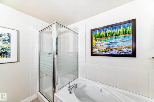 404 10028 119 Street, Edmonton, AB - Indoor Photo Showing Bathroom