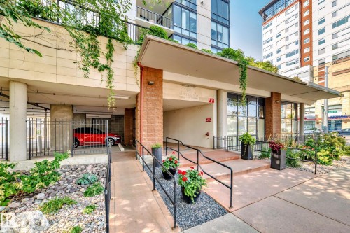 404 10028 119 Street, Edmonton, AB - Outdoor