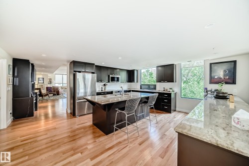 404 10028 119 Street, Edmonton, AB - Indoor