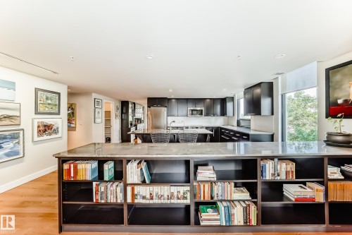 404 10028 119 Street, Edmonton, AB - Indoor Photo Showing Kitchen With Upgraded Kitchen