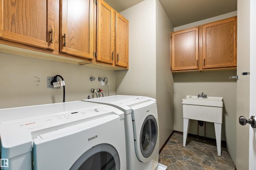 128 Warwick Crescent, Edmonton, AB - Indoor Photo Showing Laundry Room