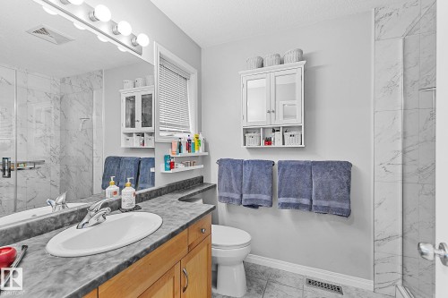 1035 Macewan Close, Edmonton, AB - Indoor Photo Showing Bathroom