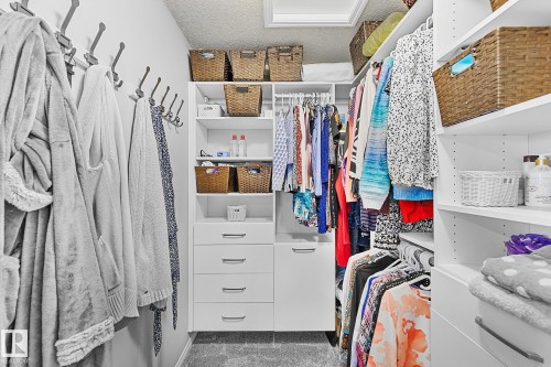 1035 Macewan Close, Edmonton, AB - Indoor With Storage