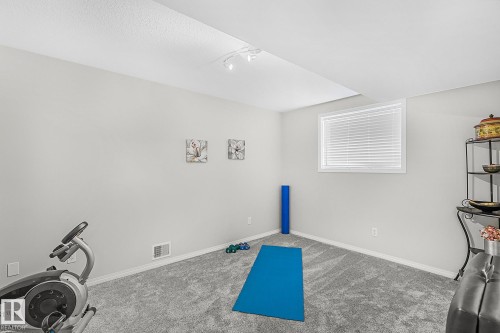 1035 Macewan Close, Edmonton, AB - Indoor