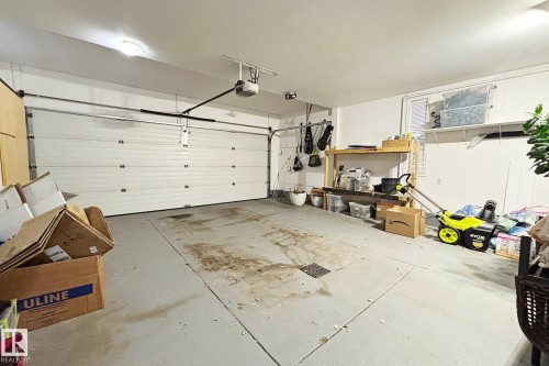 1035 Macewan Close, Edmonton, AB - Indoor Photo Showing Garage