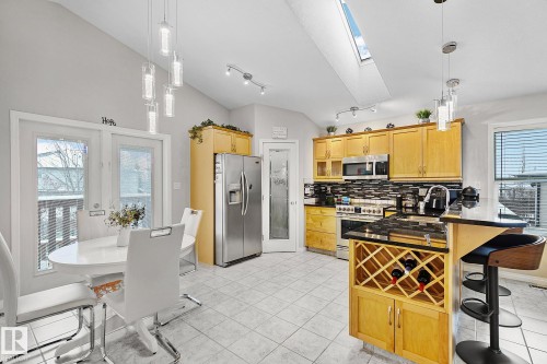 1035 Macewan Close, Edmonton, AB - Indoor