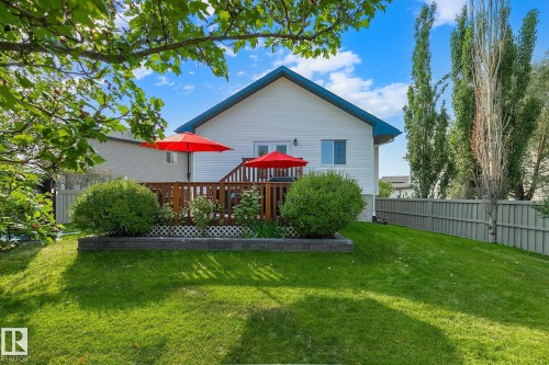 1035 Macewan Close, Edmonton, AB - Outdoor